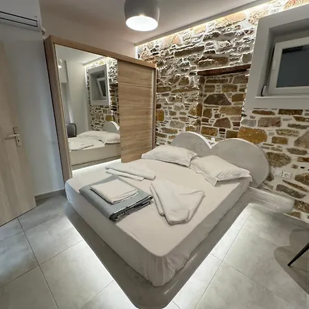 Petra Phos Ermoupoli